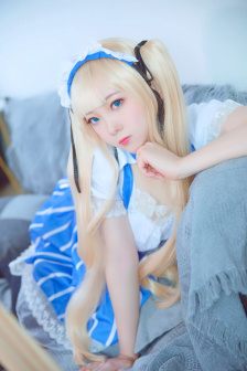 老汉做不雅动作 女孩怒拍视频曝光